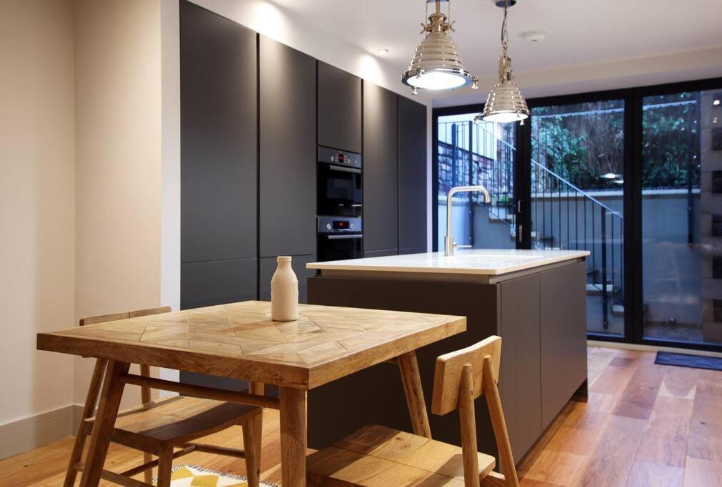 Stylish 2 Bed Home In The Heart Of Clifton Bristol Exterior photo